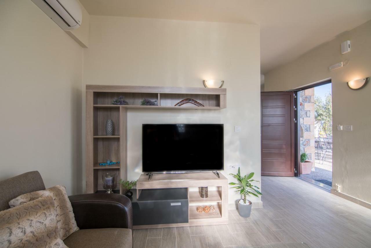 Istros Villas - With Pools, Bbq & Heated Spa Whirlpools, By Thinkvilla Korakiai Ngoại thất bức ảnh